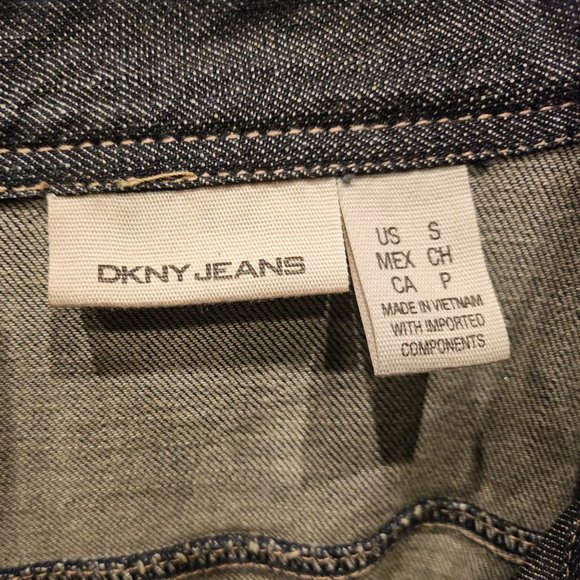 Distressed 3/4 sleeve jean jacket - DKNY Jeans - Size S - Picture 3 of 3